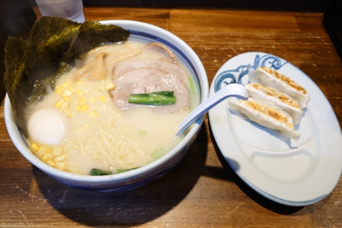 特製市々ラーメン(大盛り),ジャンボ餃子(3個),市々ラーメン