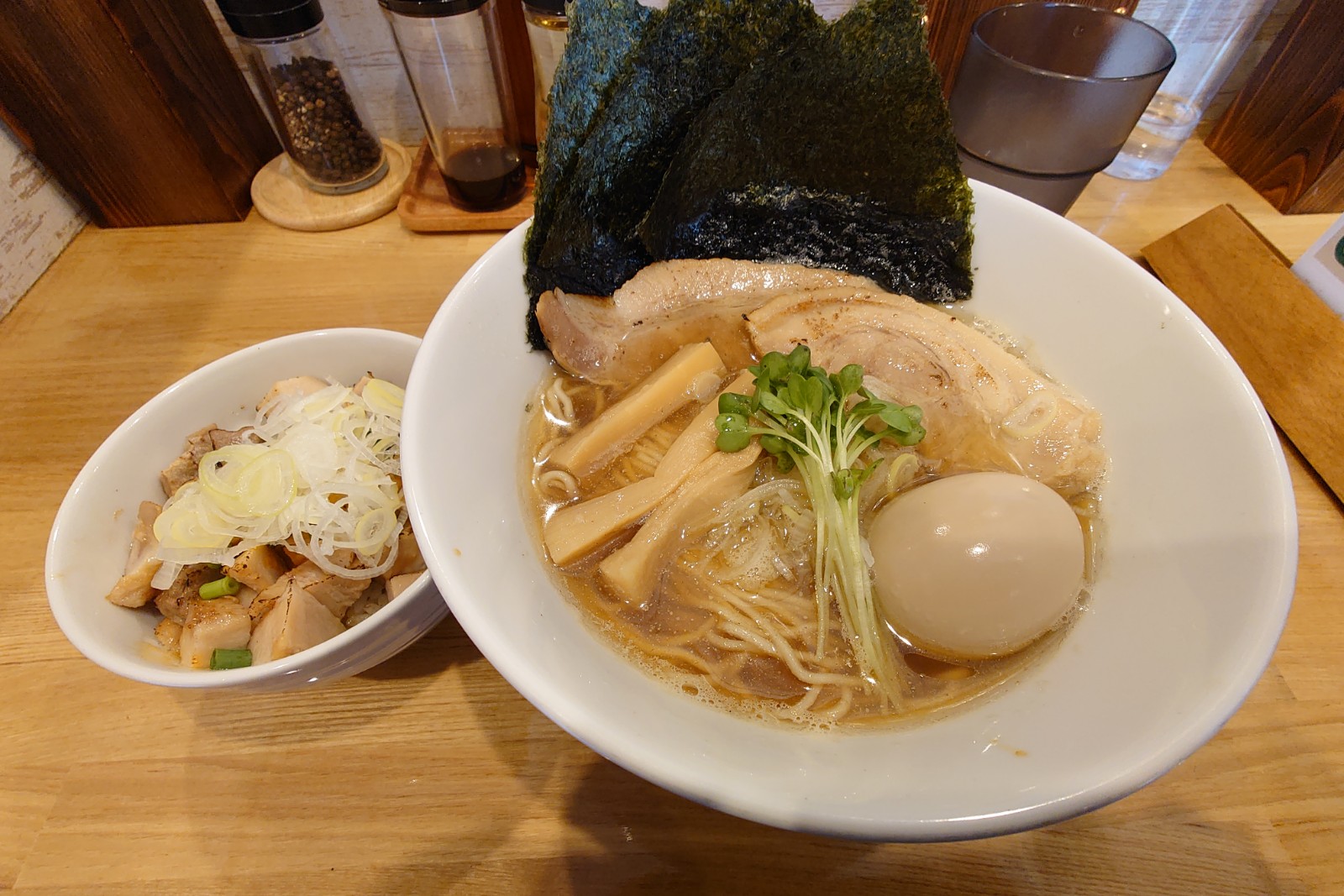 麺屋 琥珀,特製煮干そば,ミニチャーシュー丼