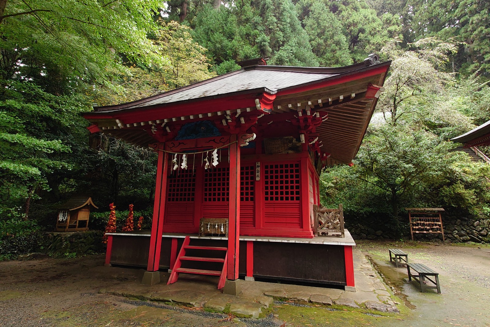 神楽殿,花園神社