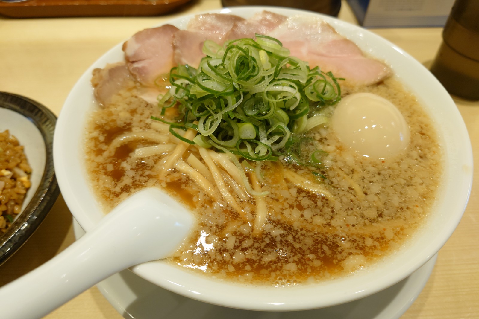 京都ラーメン森井愛甲石田店,特製京都熟成醤油ラーメン(全部のせ)