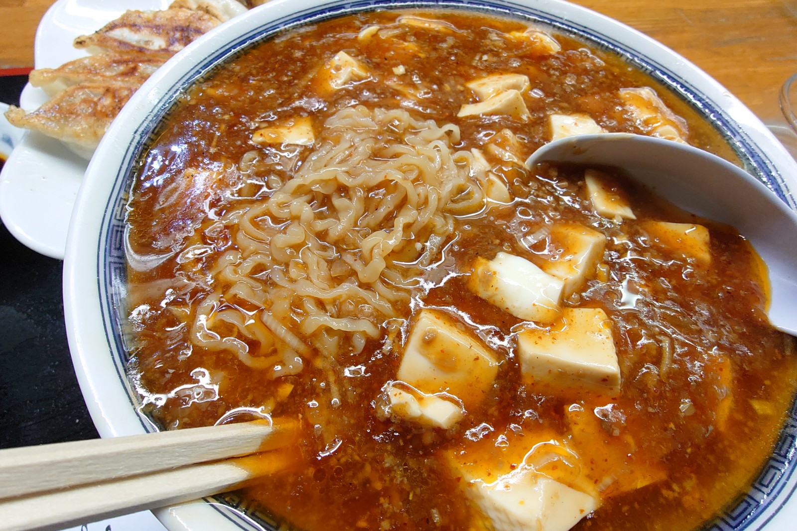 マーボー麺,御食事処末廣