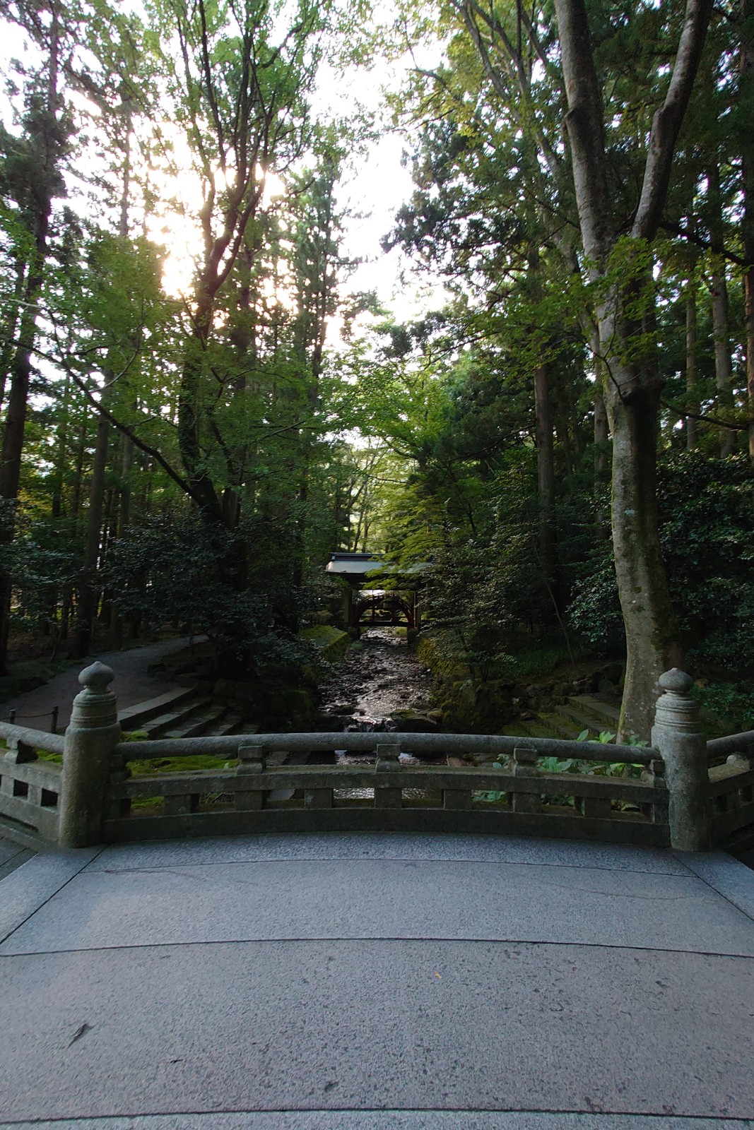 石橋,彌彦神社