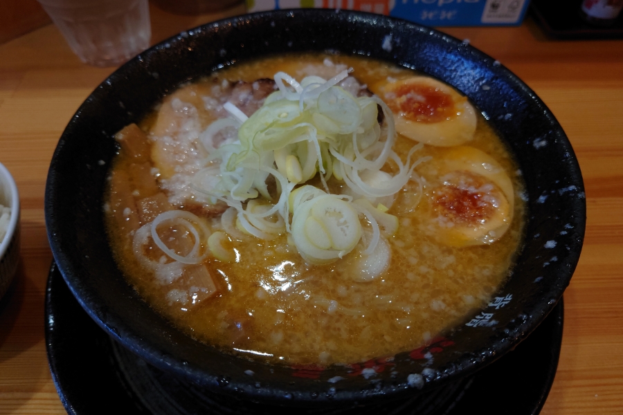 背脂の魔術師ツボミ,特製味噌ラーメン,小ライス