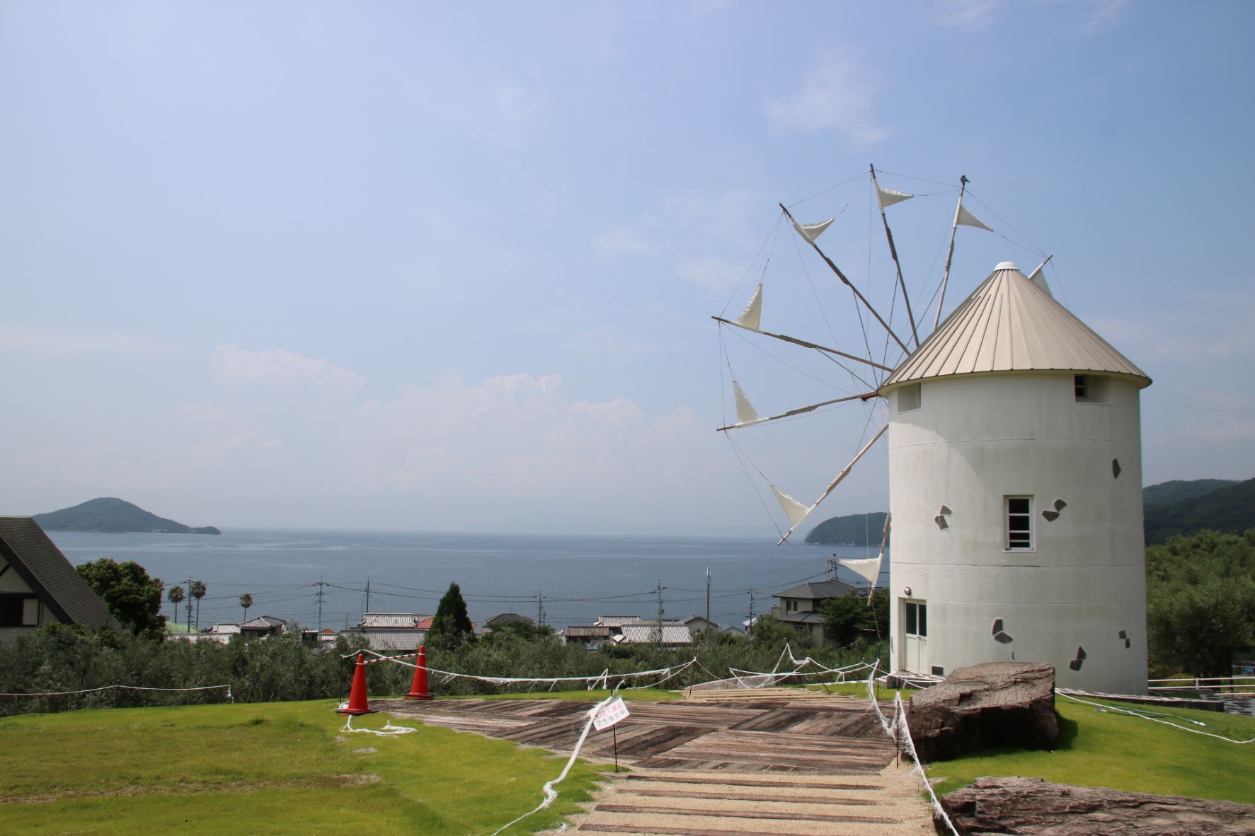 小豆島オリーブ公園,ギリシャ風車