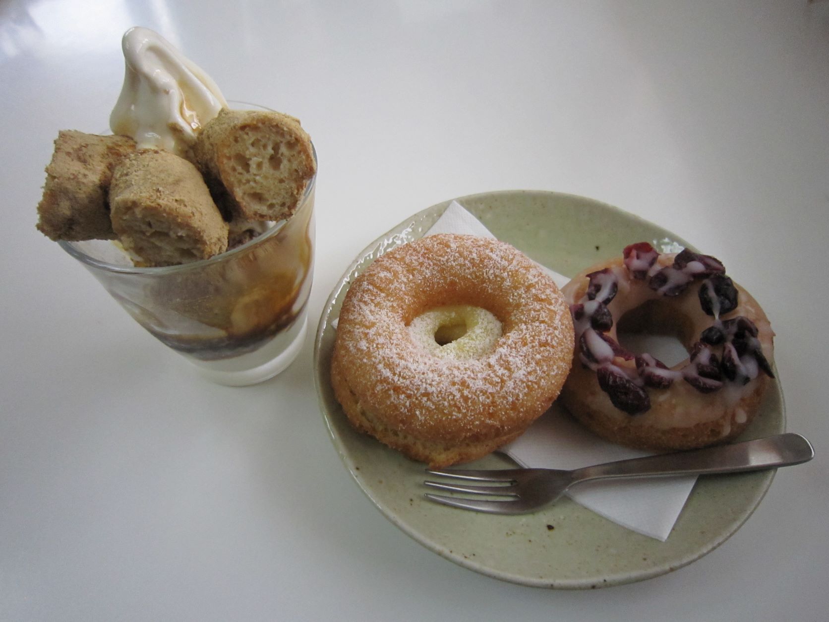 カフェ・アンティ,芋ドーナツ、クランベリードーナツ,きな粉黒蜜ドーナツソフト