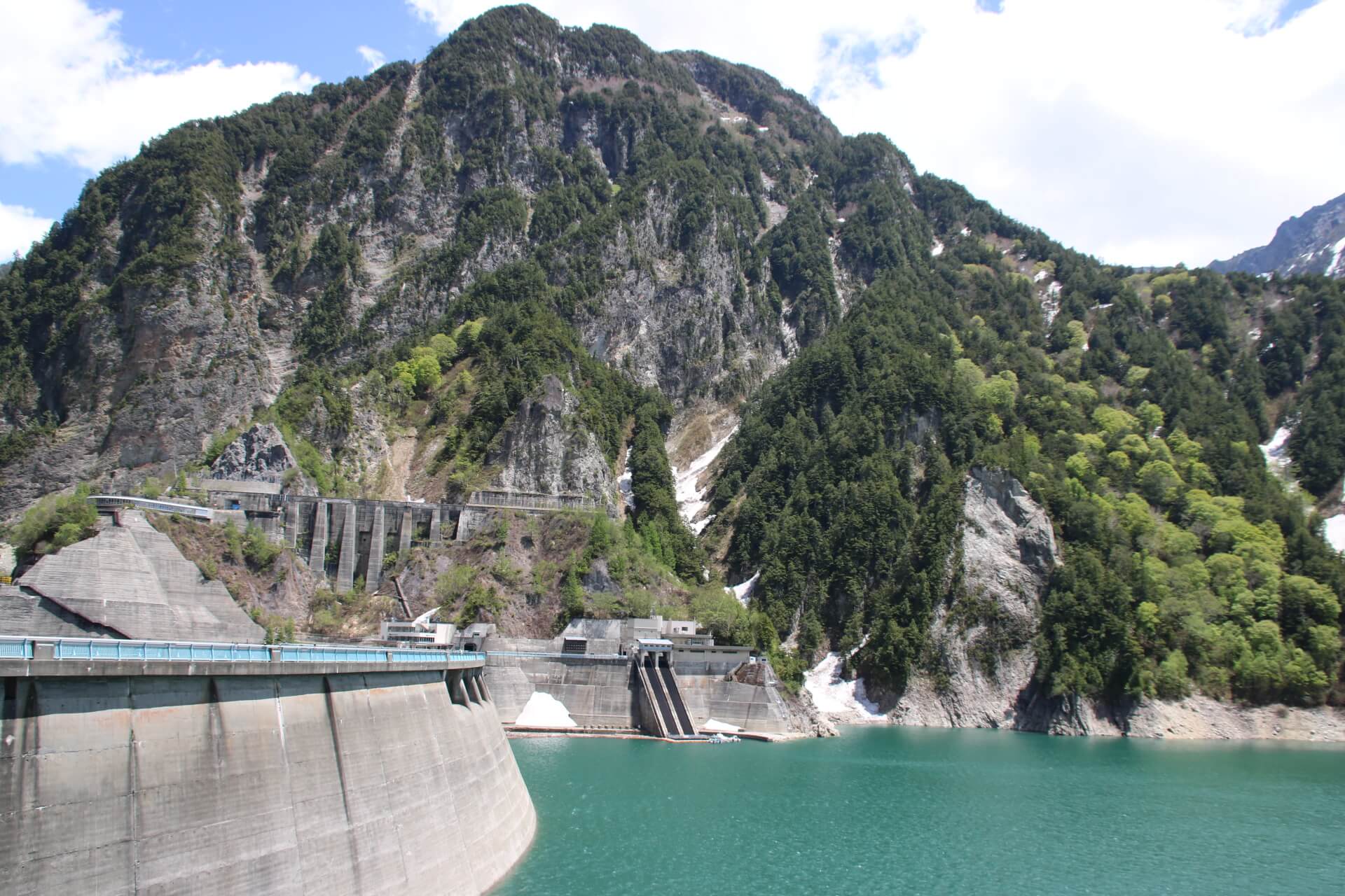 黒部湖,立山黒部アルペンルート