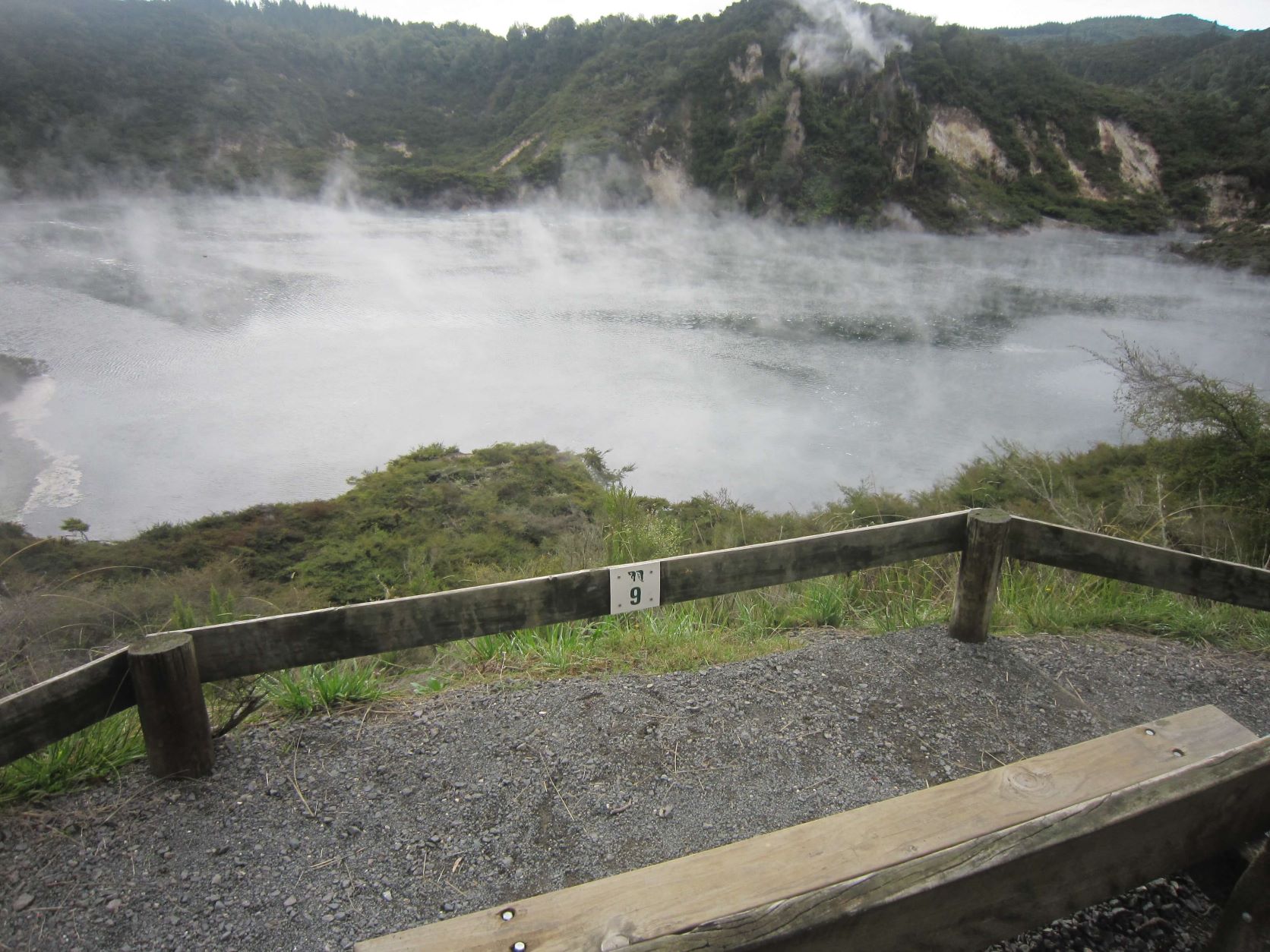 ワイマング火山渓谷