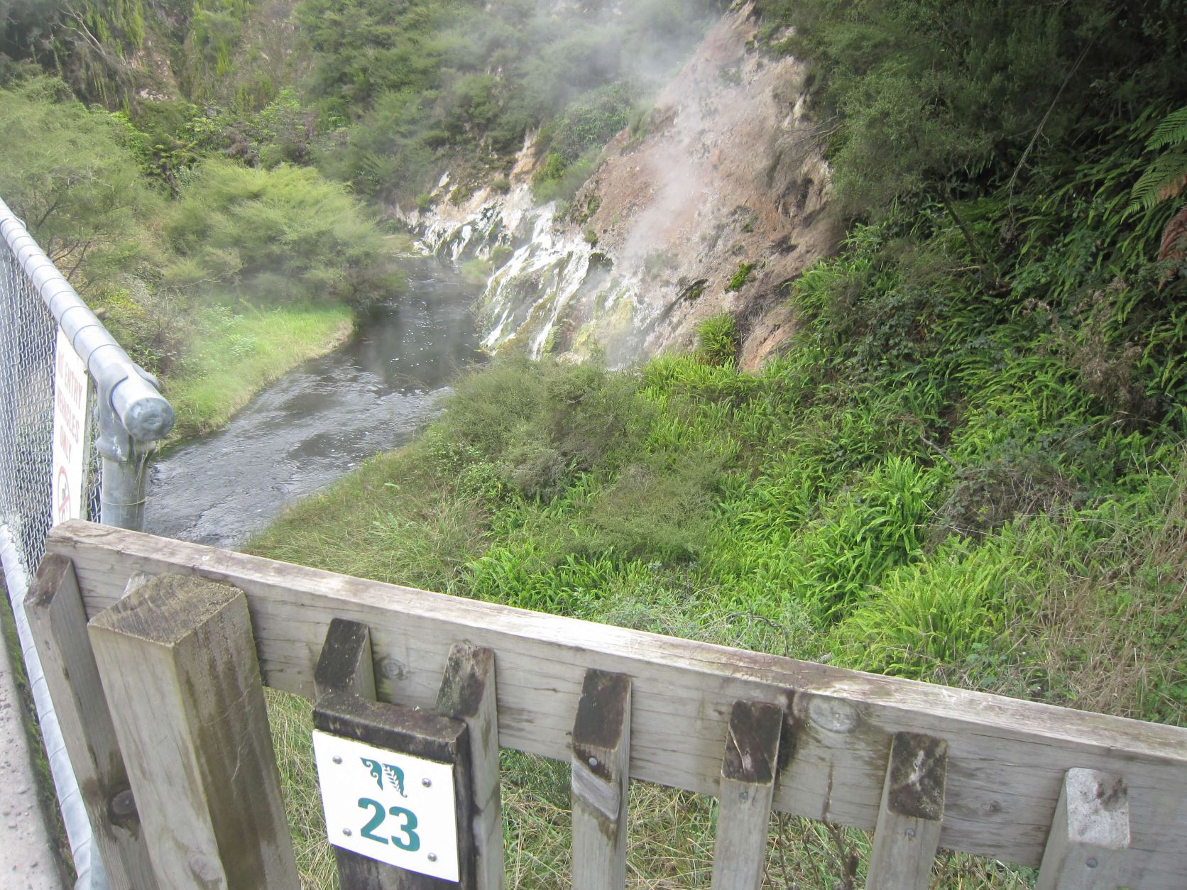 ワイマング火山渓谷