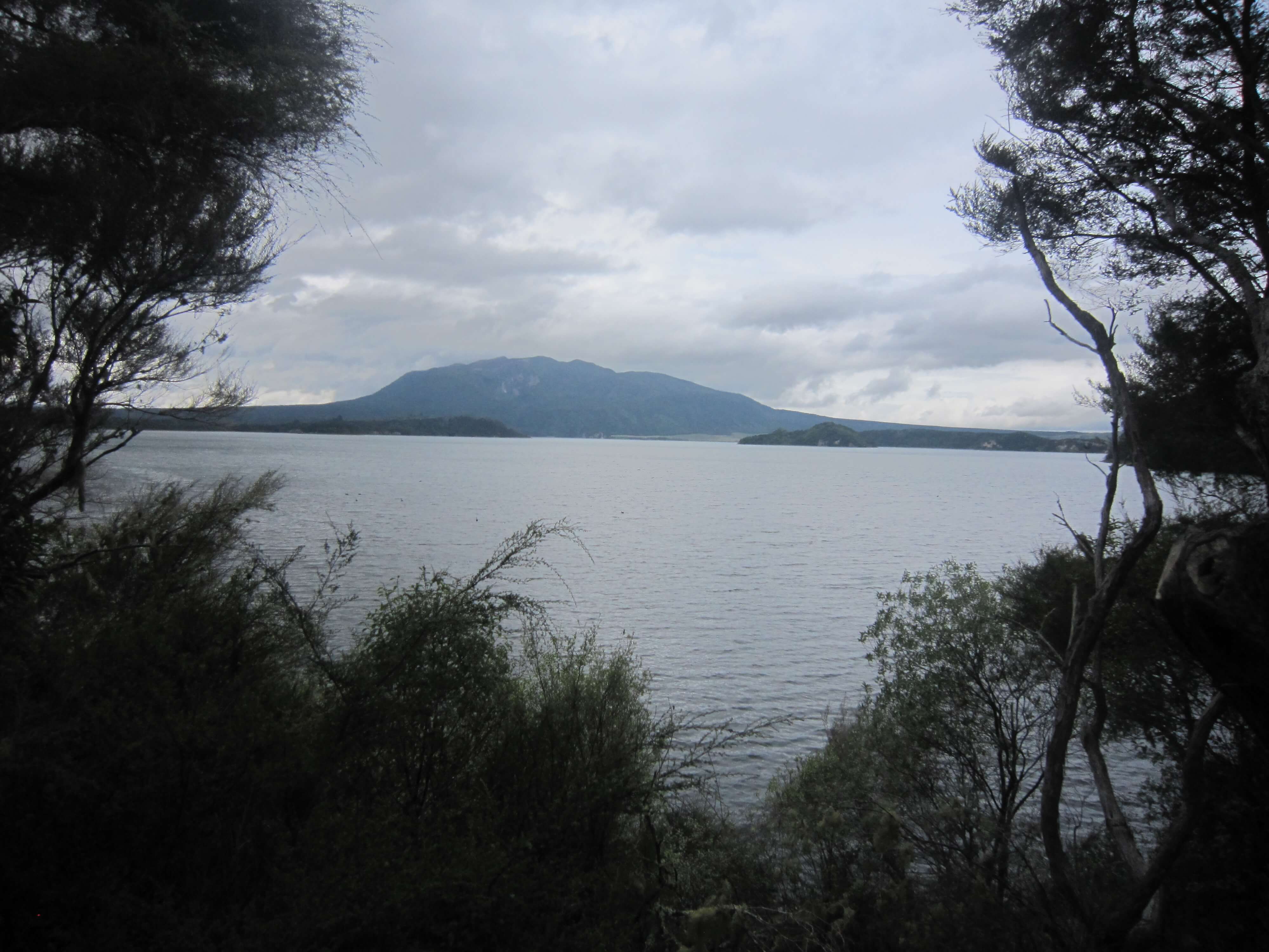 タラウェラ山,ロトマハナ湖,ワイマング火山渓谷