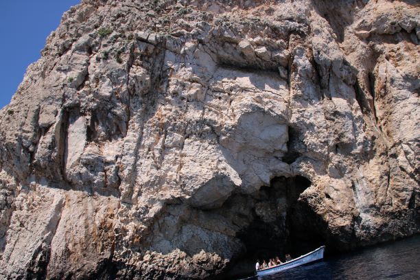 ビシェボ島の青の洞窟