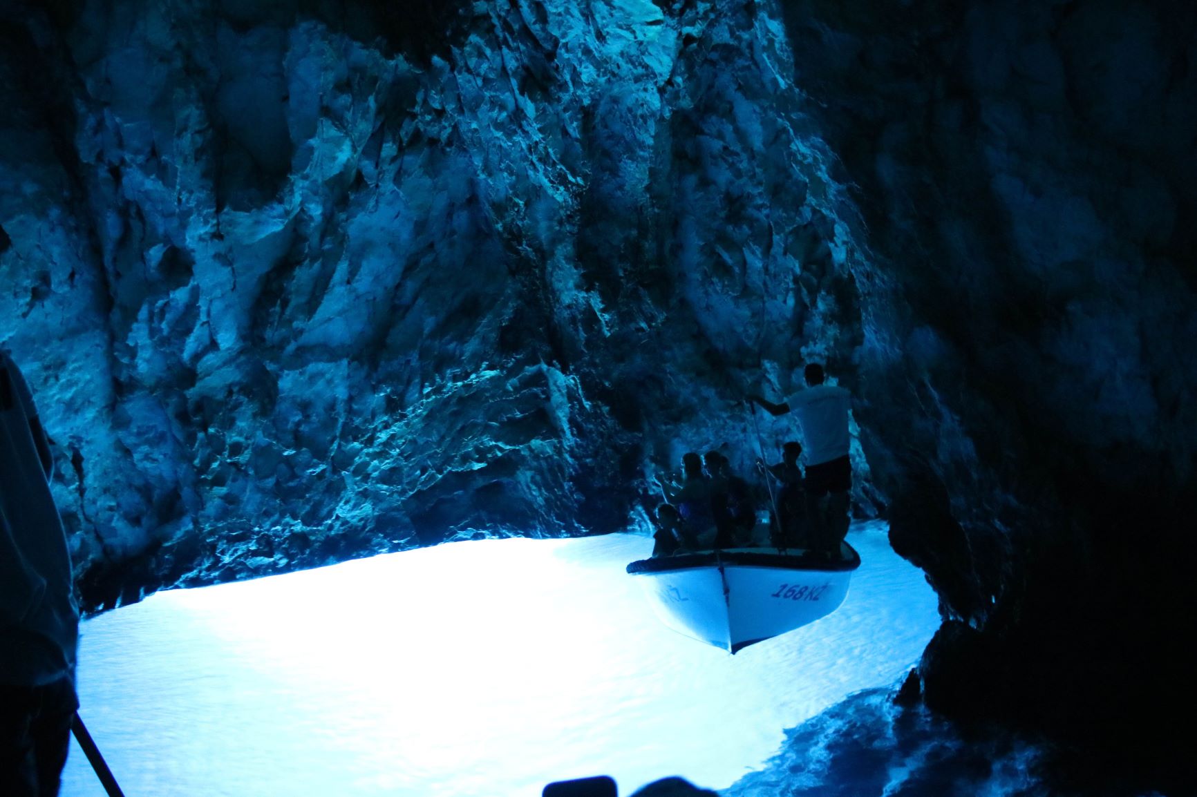 ビシェボ島の青の洞窟