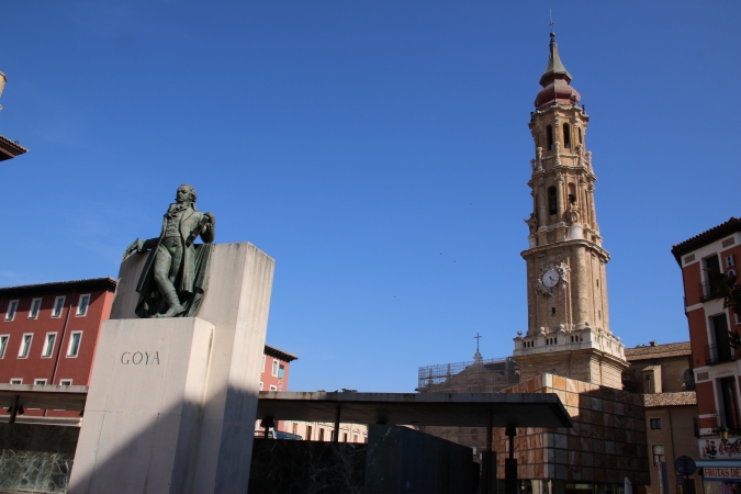 ゴヤの銅像,ピラール広場,サラゴサ